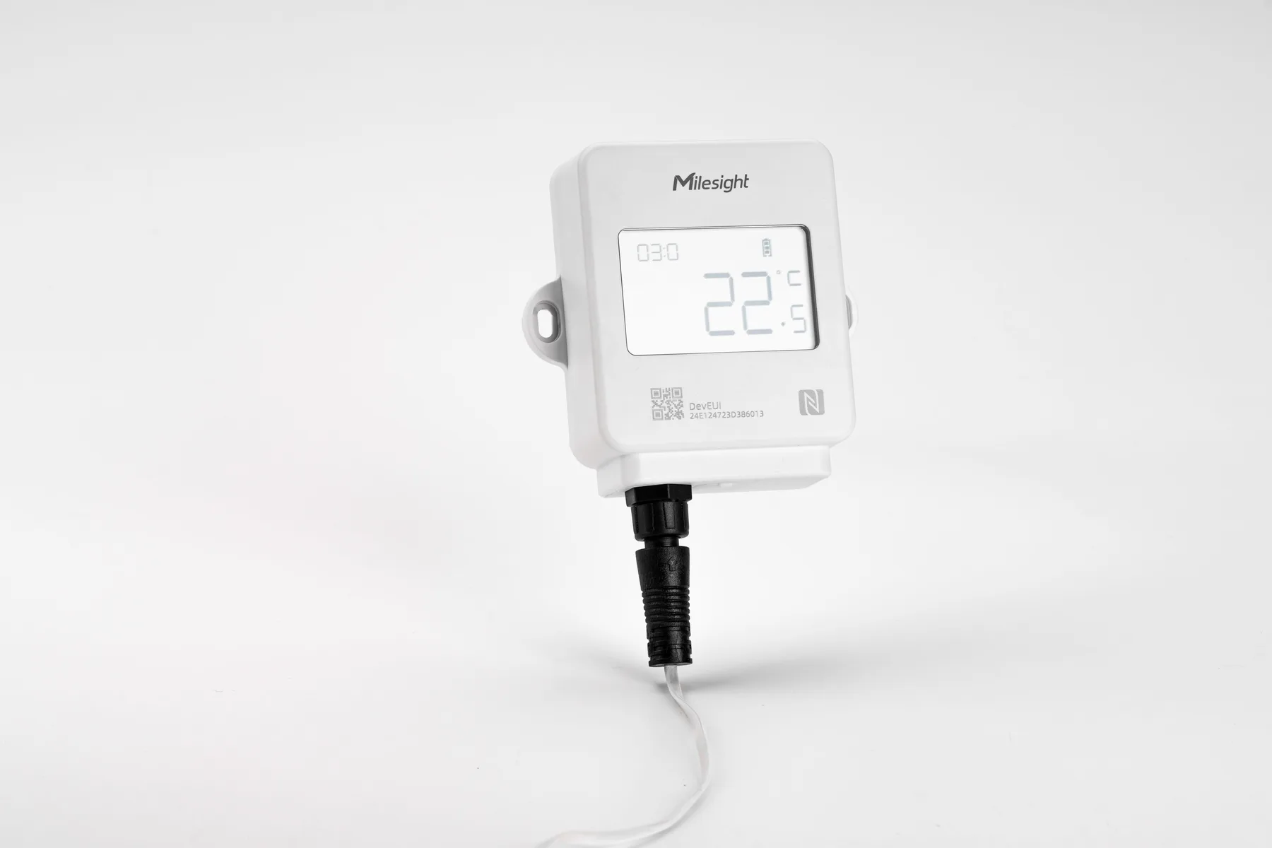 Capteur Milesight TS301 relié à une sonde de température alimentaire.